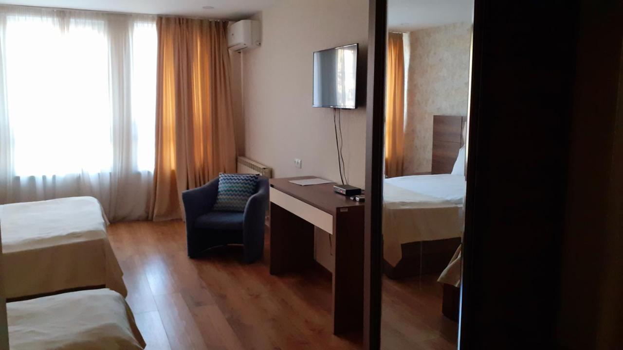 Hotel Lile Tbilisi Exteriör bild