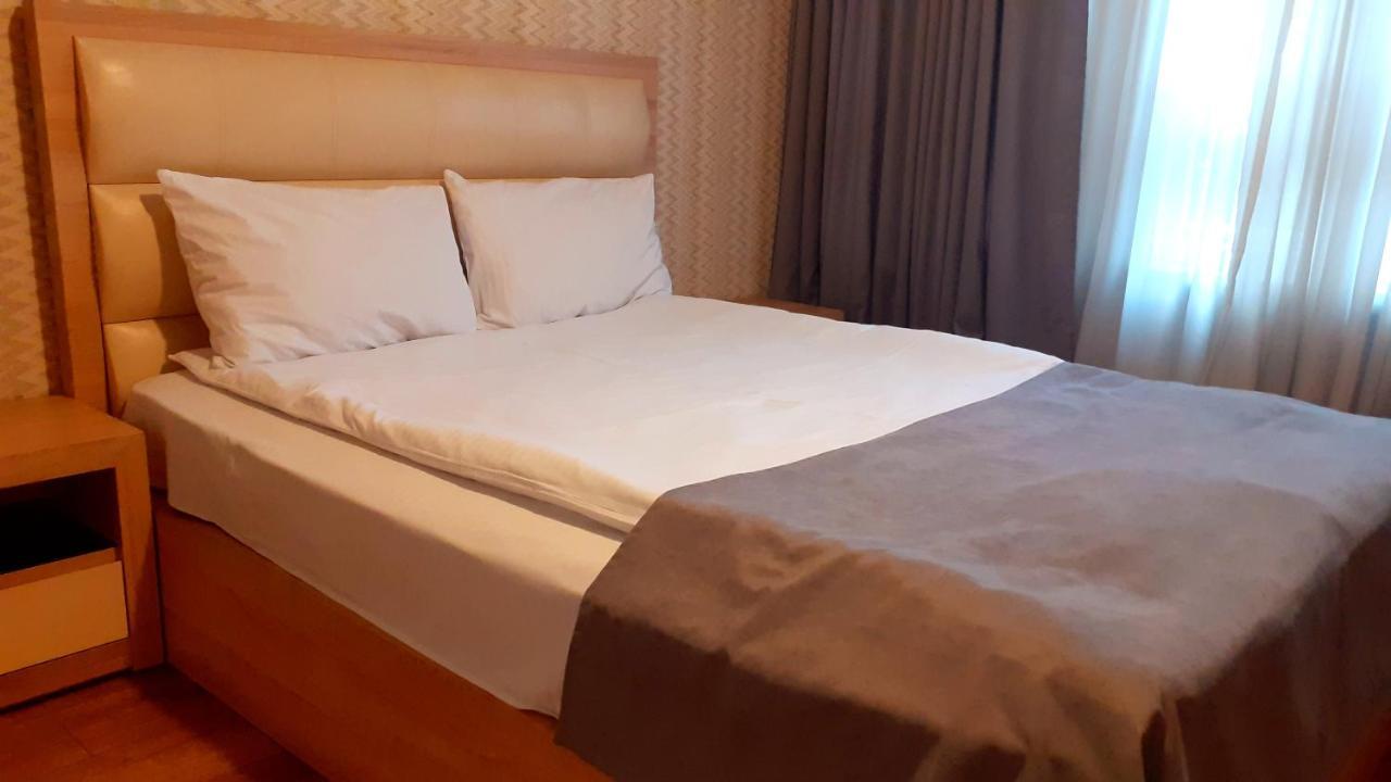 Hotel Lile Tbilisi Exteriör bild