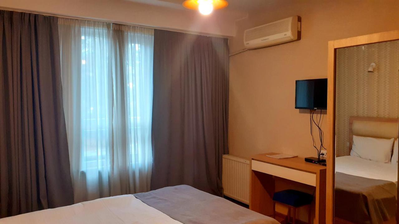 Hotel Lile Tbilisi Exteriör bild