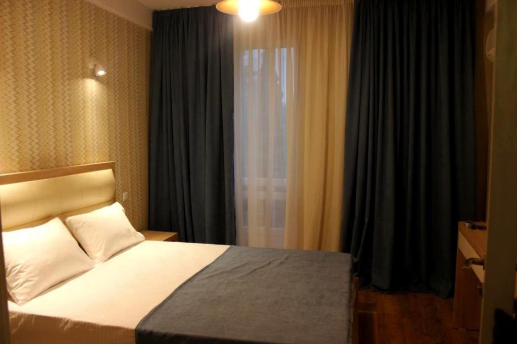 Hotel Lile Tbilisi Exteriör bild