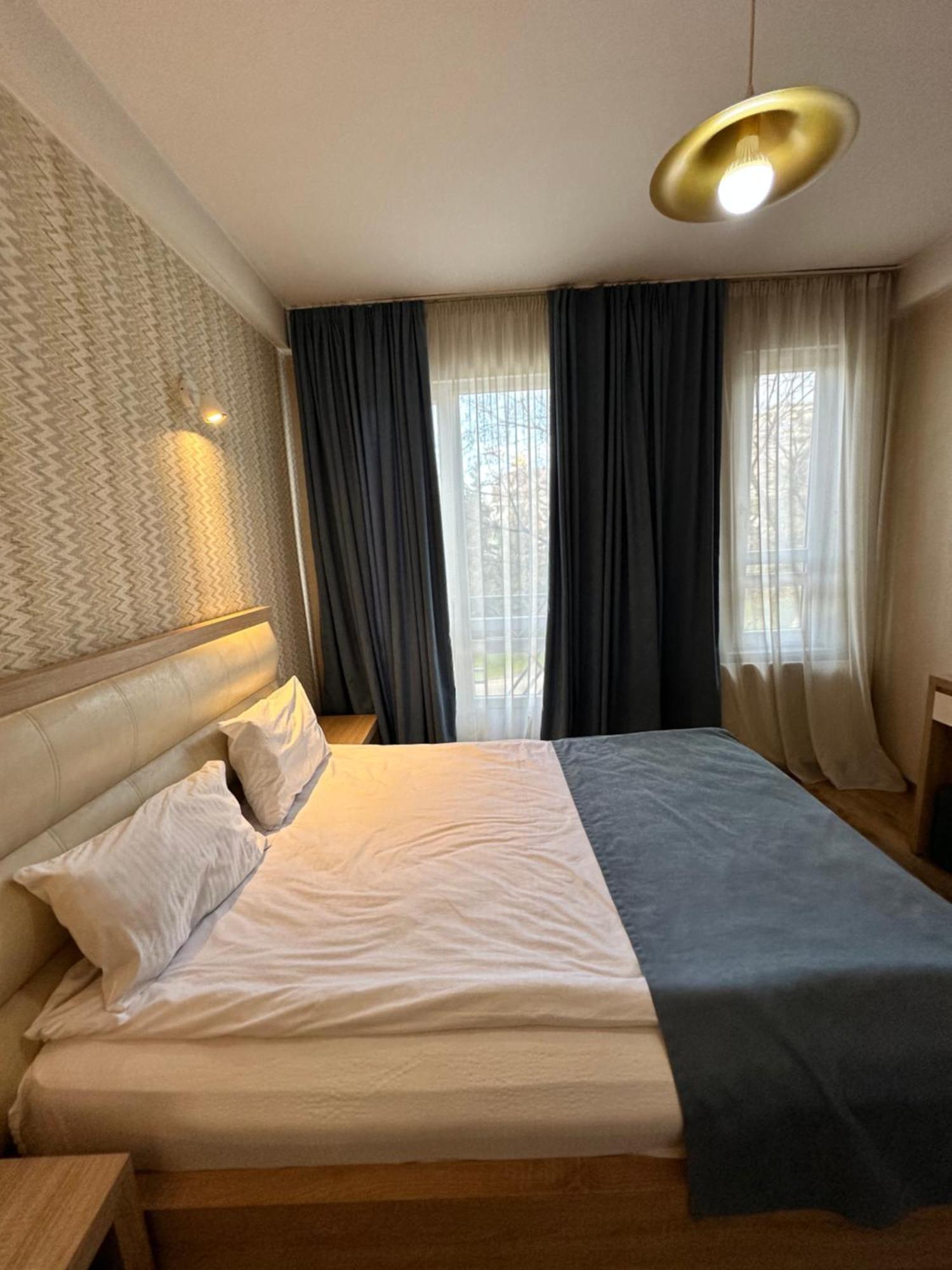 Hotel Lile Tbilisi Exteriör bild