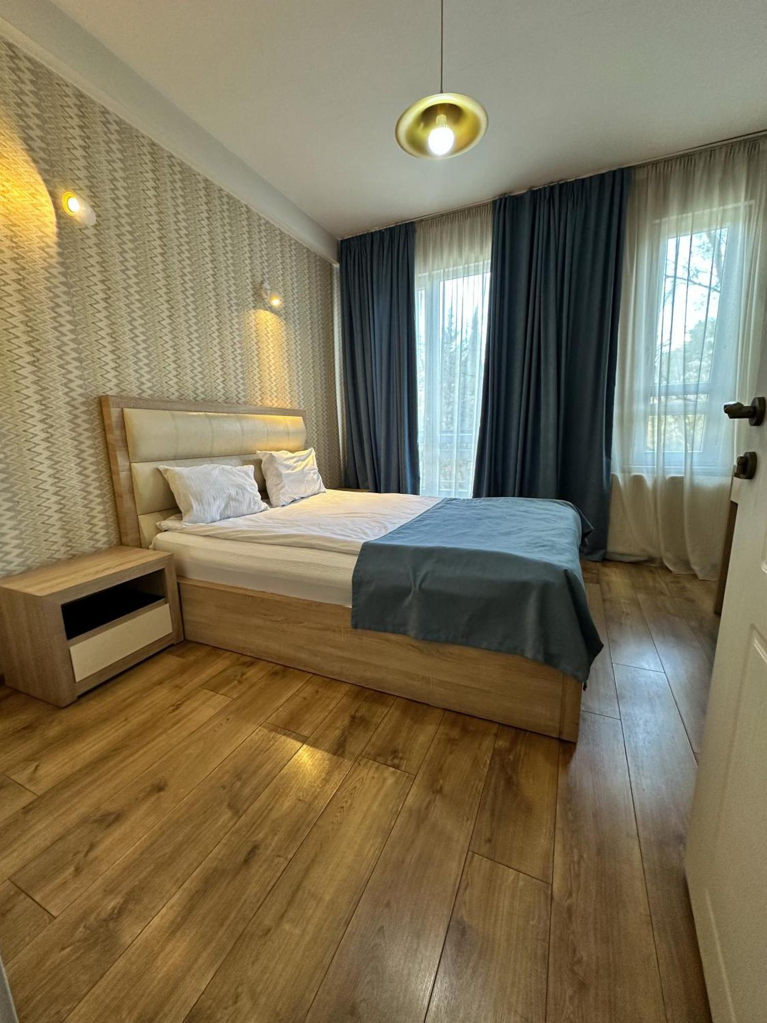 Hotel Lile Tbilisi Exteriör bild