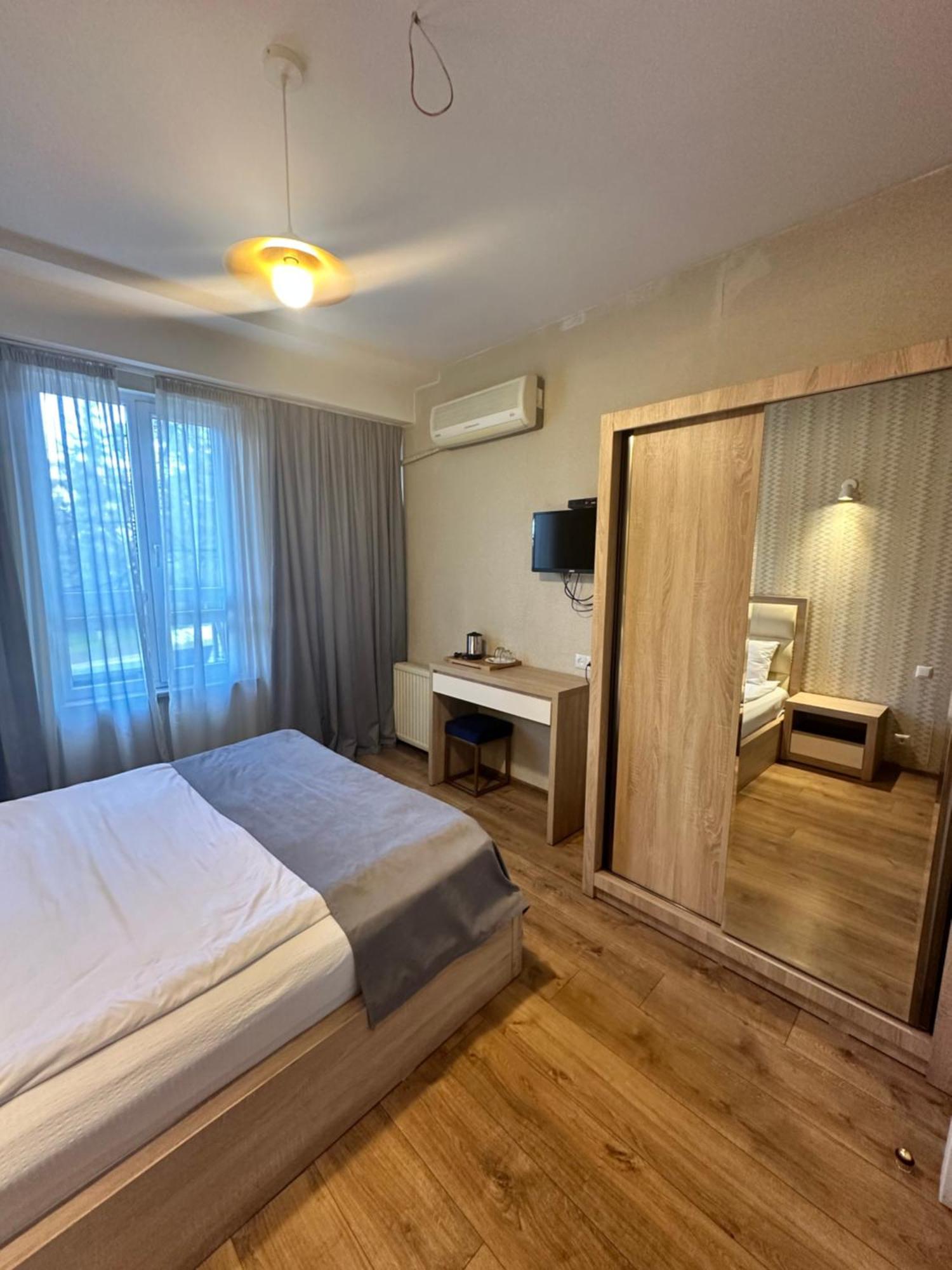 Hotel Lile Tbilisi Exteriör bild